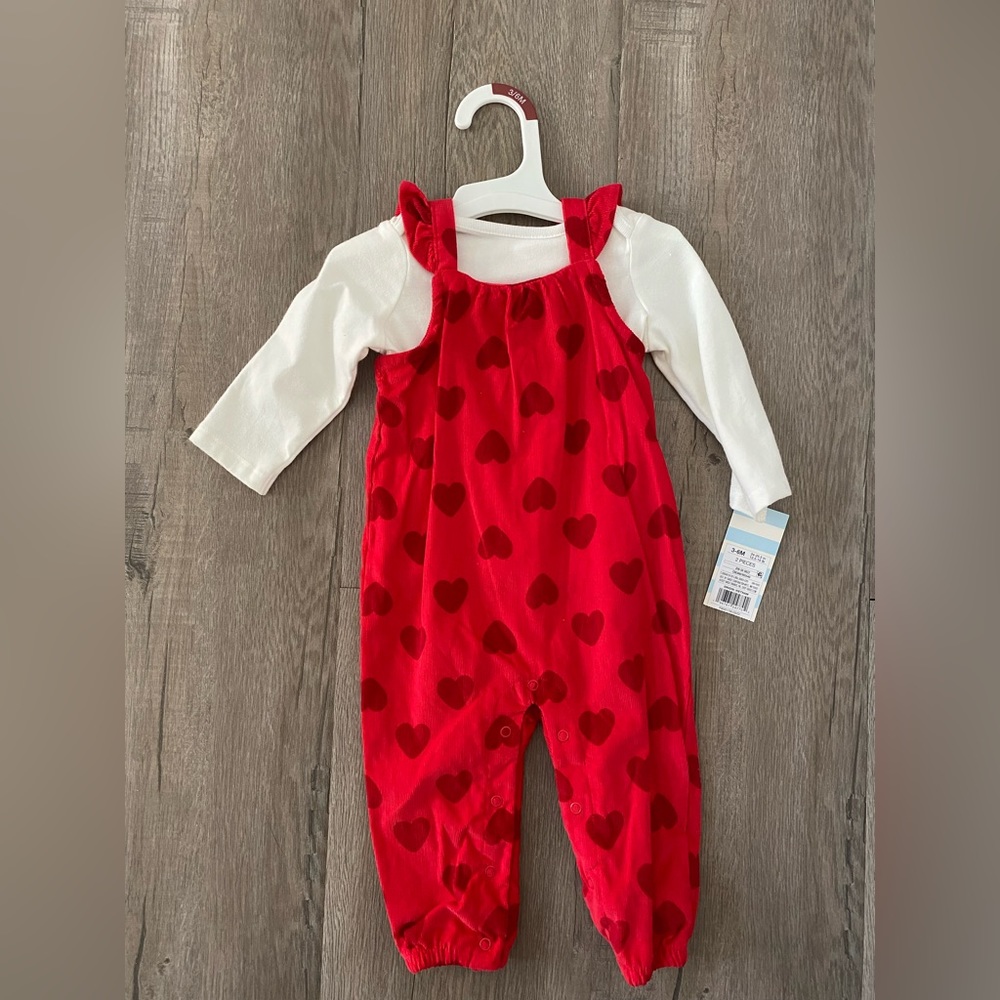 Red Heart Print Baby Bodysuit - Cute Valentines Girlie Fit ❣️